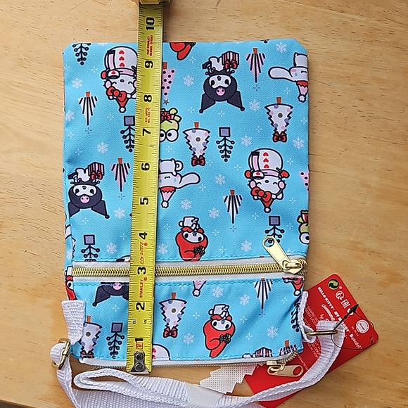 SANRIO HELLO KITTY AND FRIENDS CROSSBODY BAG - Picture 10 of 11